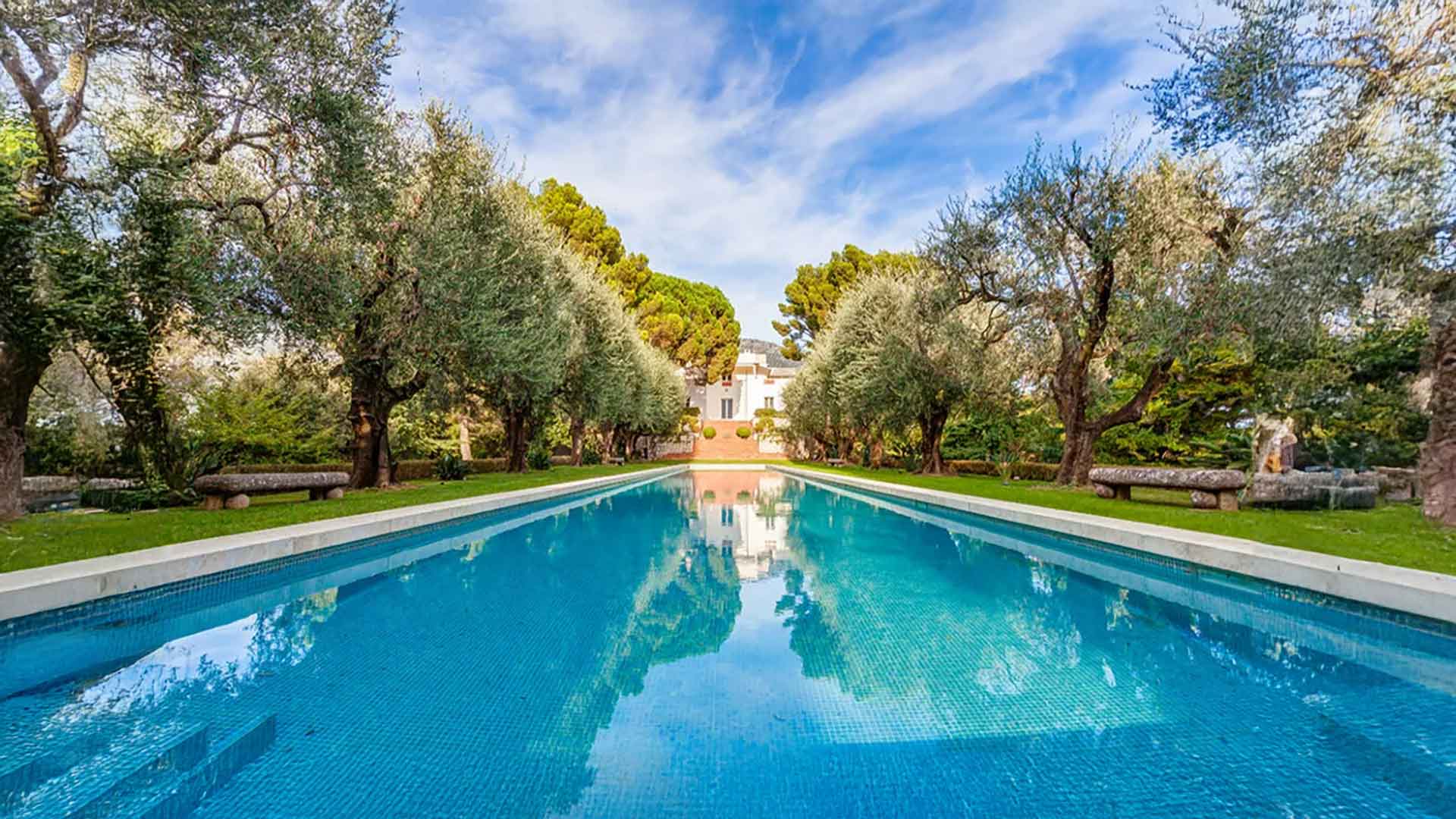 A Belle Époque gem at 15 minutes from Casino of Monaco