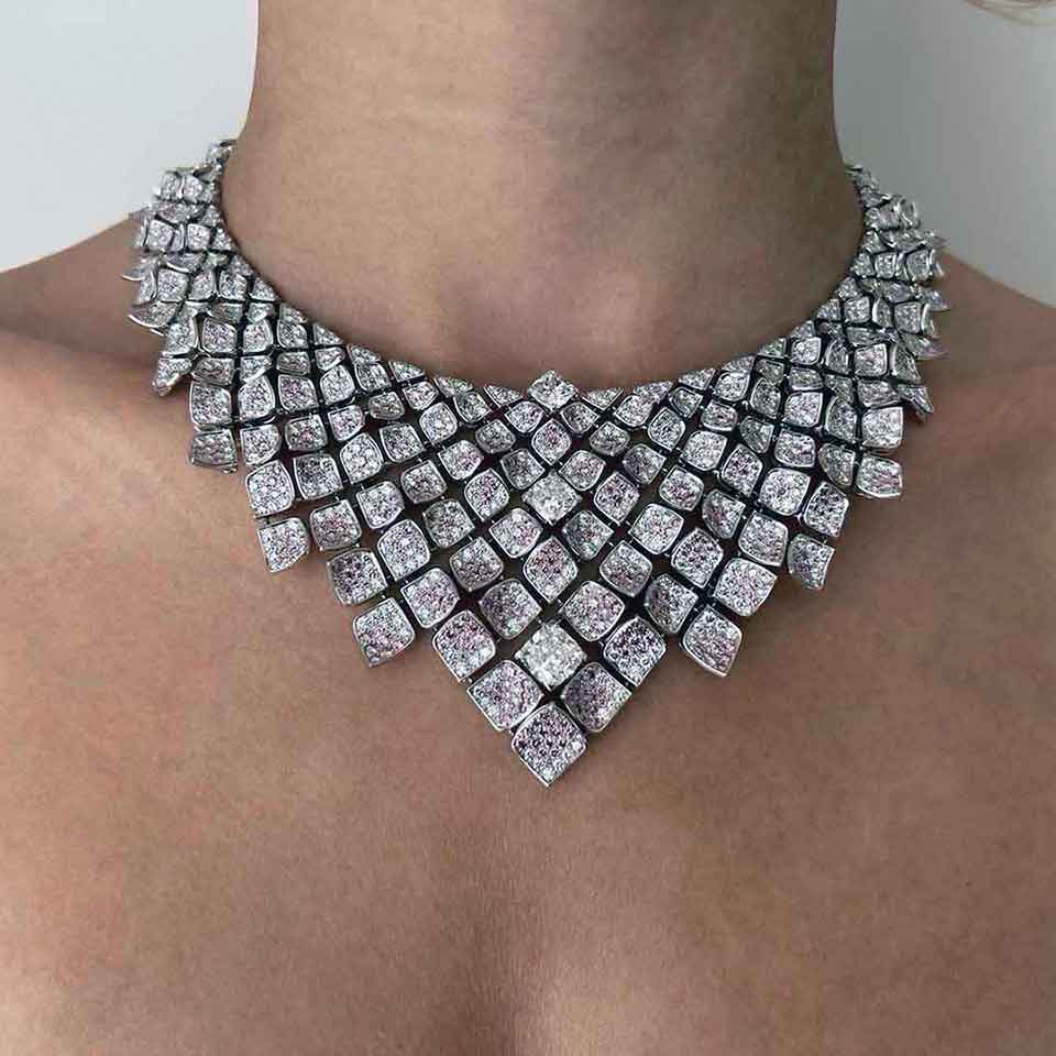 Cartier - Invest in a gold and diamond set